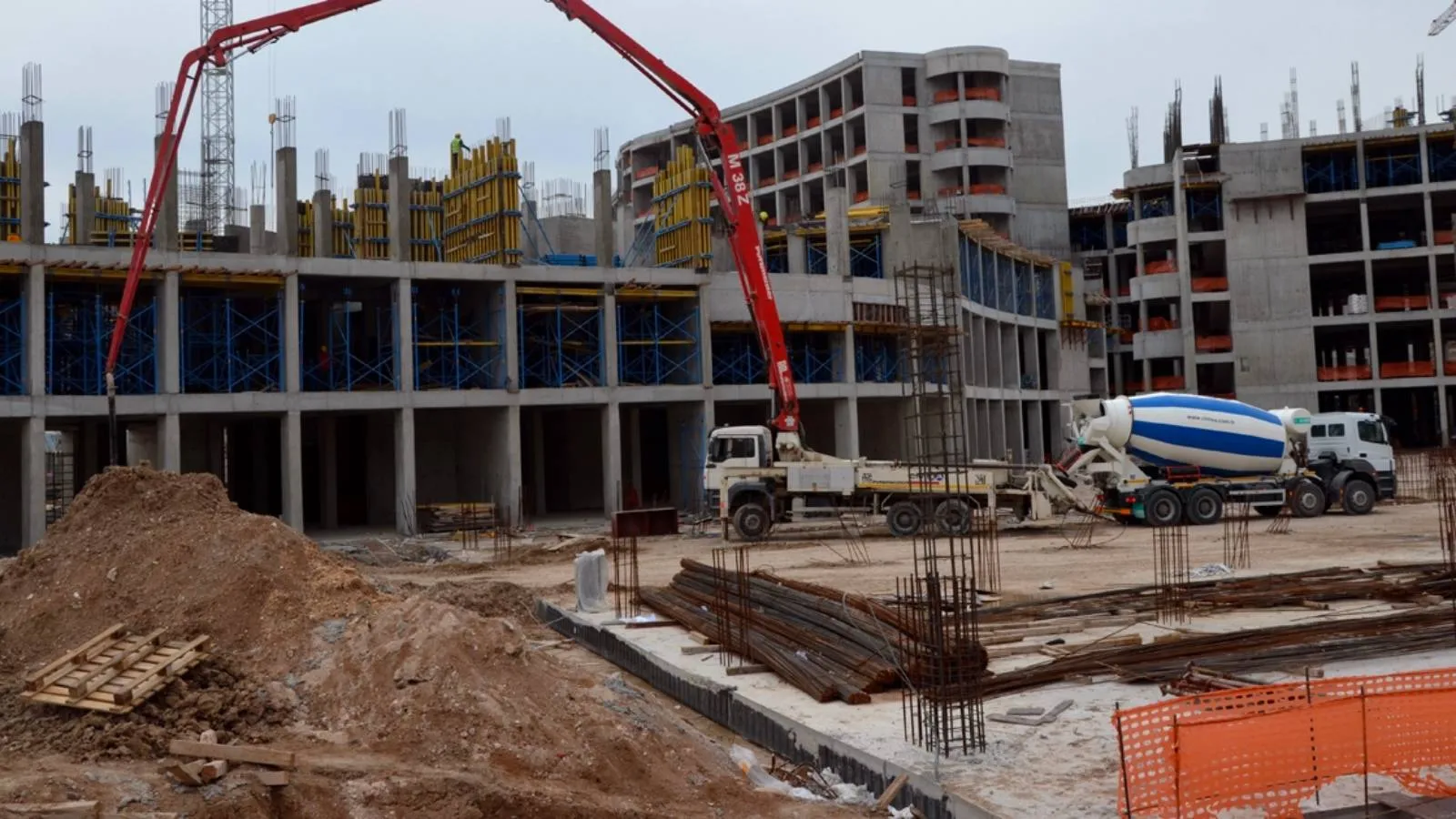 Şantiye-M uygulaması 1 Ocak'ta başlıyor: Şantiye defterleri dijital ortama taşınacak, yapı ustaları kayıt altına alınıp denetimler sisteme işlenecek