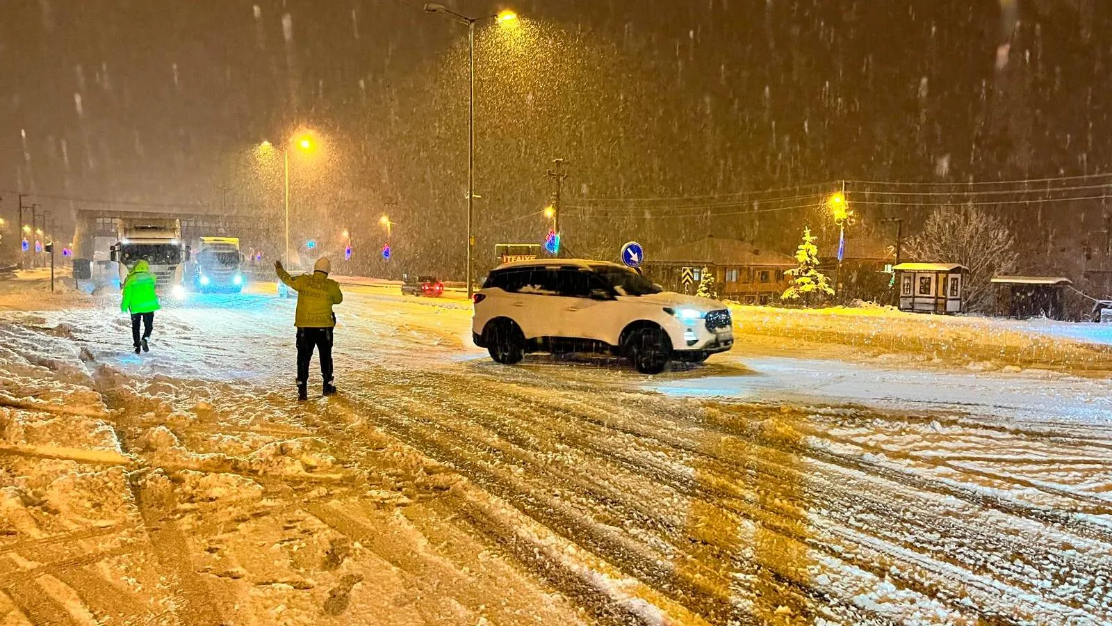Bolu Dağı'nda ağır tonajlı araçların geçişine izin verilmiyor