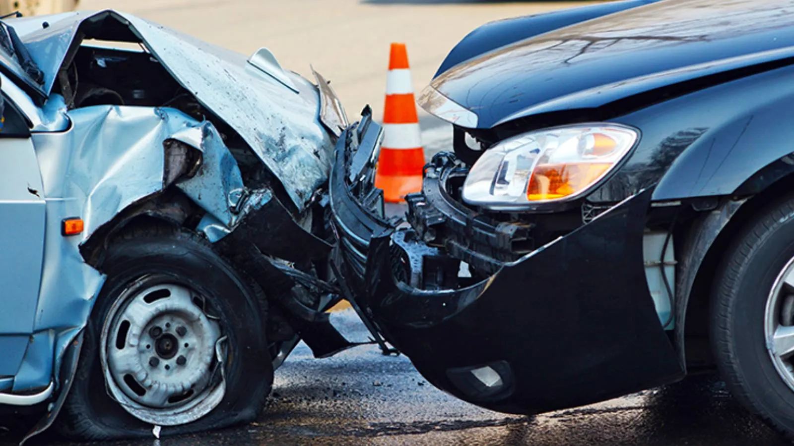 Kırklareli'nde iki otomobilin çarpıştığı kazada 7 kişi yaralandı
