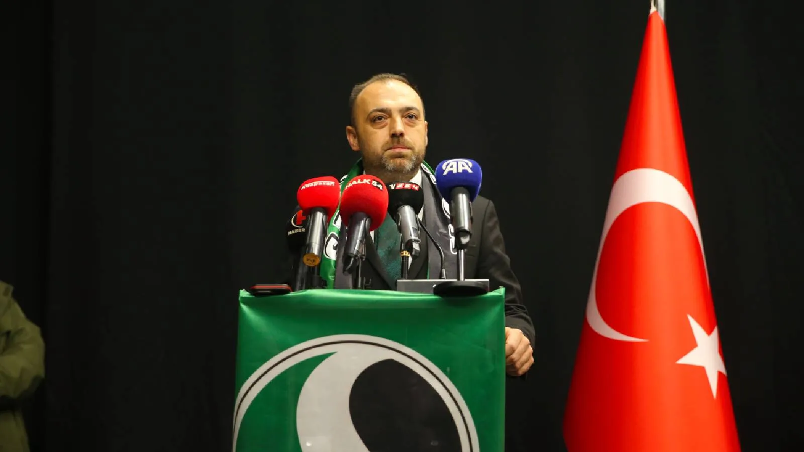 Sakaryaspor başkanlığına Enes Zengin seçildi