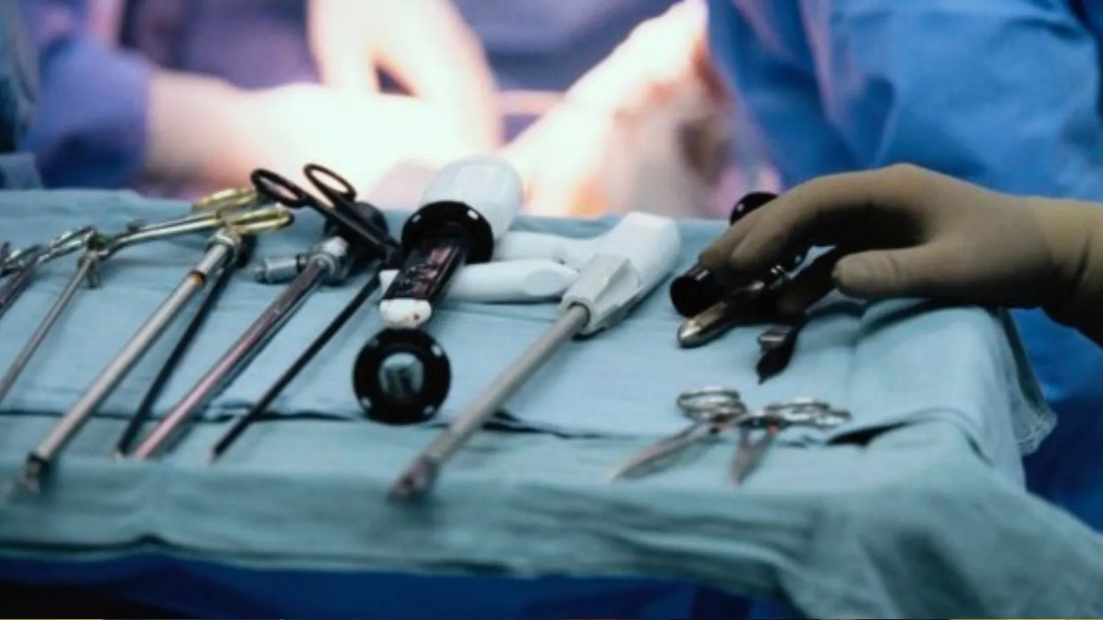 Saygı Öztürk, ucuz tıbbi malzemelerin hastalarda komplikasyonlara neden olduğu iddialarını DMO'ya sordu; "İhale yapıp en düşük fiyatla ürün alınması diye bir uygulamamız yok "