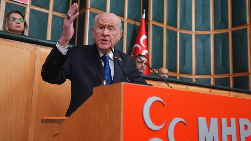 Bahçeli: Bölücü örgüt yandaşlarının Türk bayrağına saldırısı provokasyonların en ağırı; DEM Parti eş başkanları birinci dereceden sorumlu! 