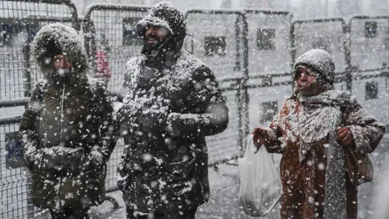 Meteoroloji'den kuvvetli kar uyarısı: Yeni haftada bahar havası, sonra kara kış geliyor!