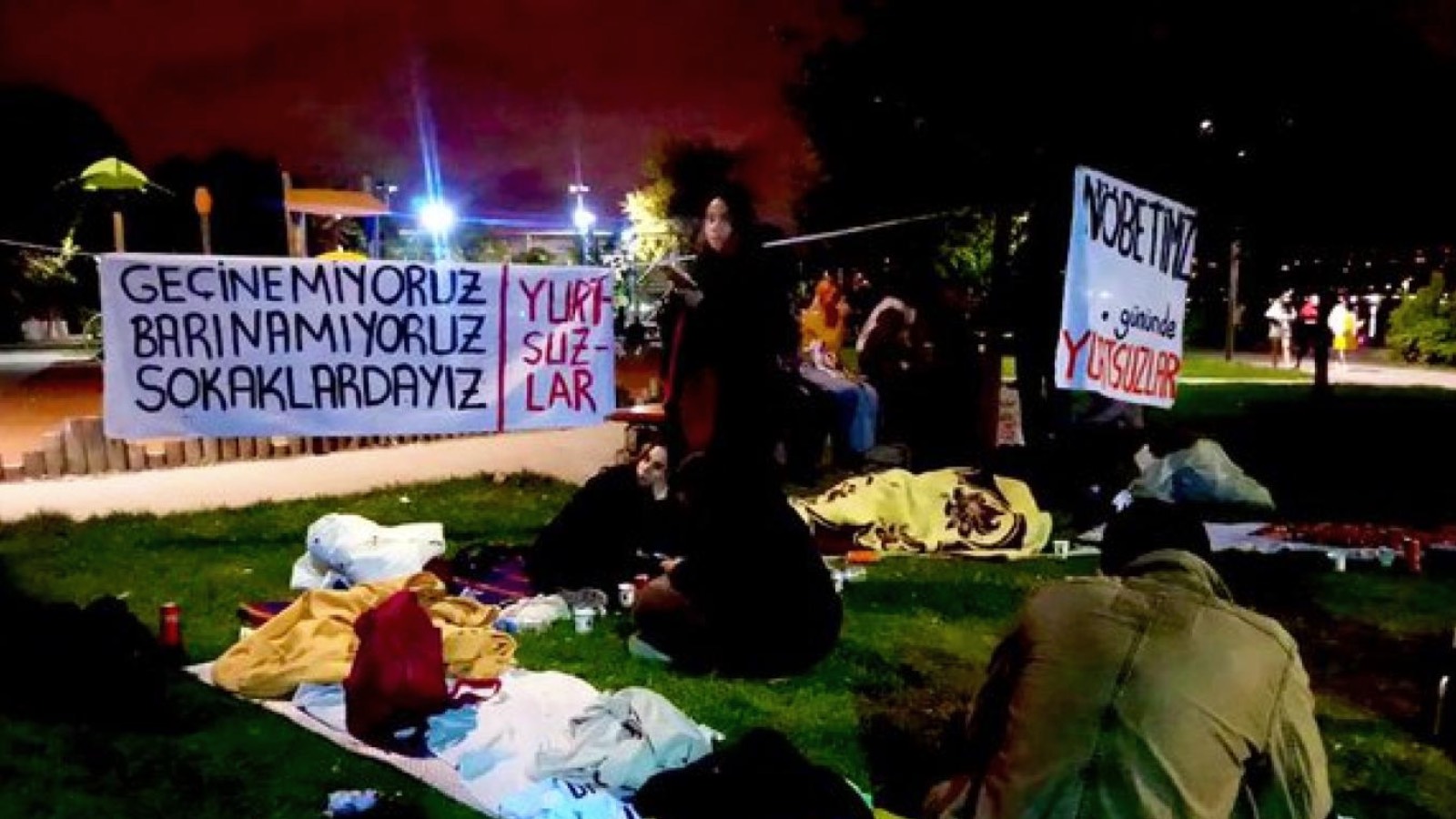 Gençler Beyazıt Meydanı'ndan seslendi: Günlük 133 liralık KYK bursu neye yeter?