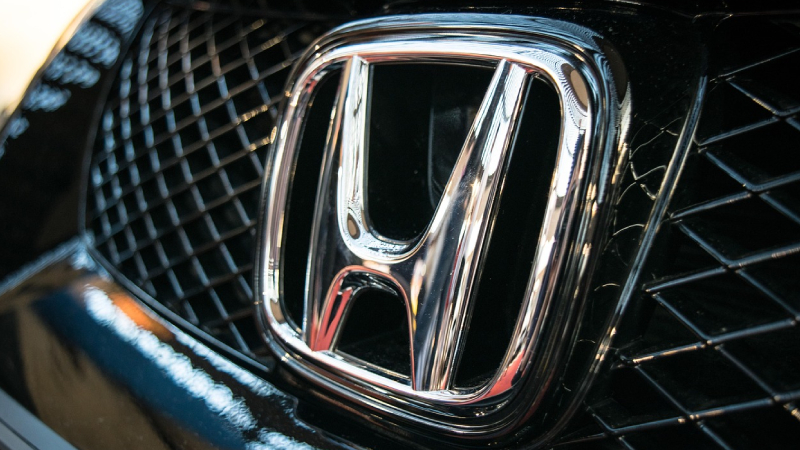 Honda 43 yıllık logosunu değiştiriyor: İşte yeni tasarımı