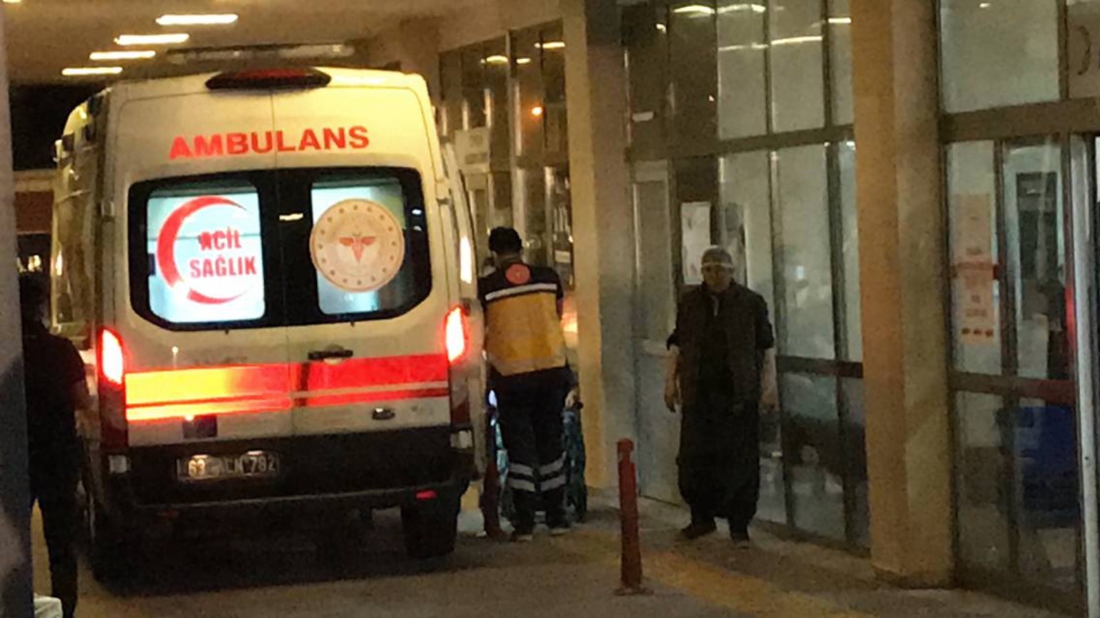 16 yaşındaki çocuk, tartıştığı 17 yaşındaki iki kişiyi bıçakladı