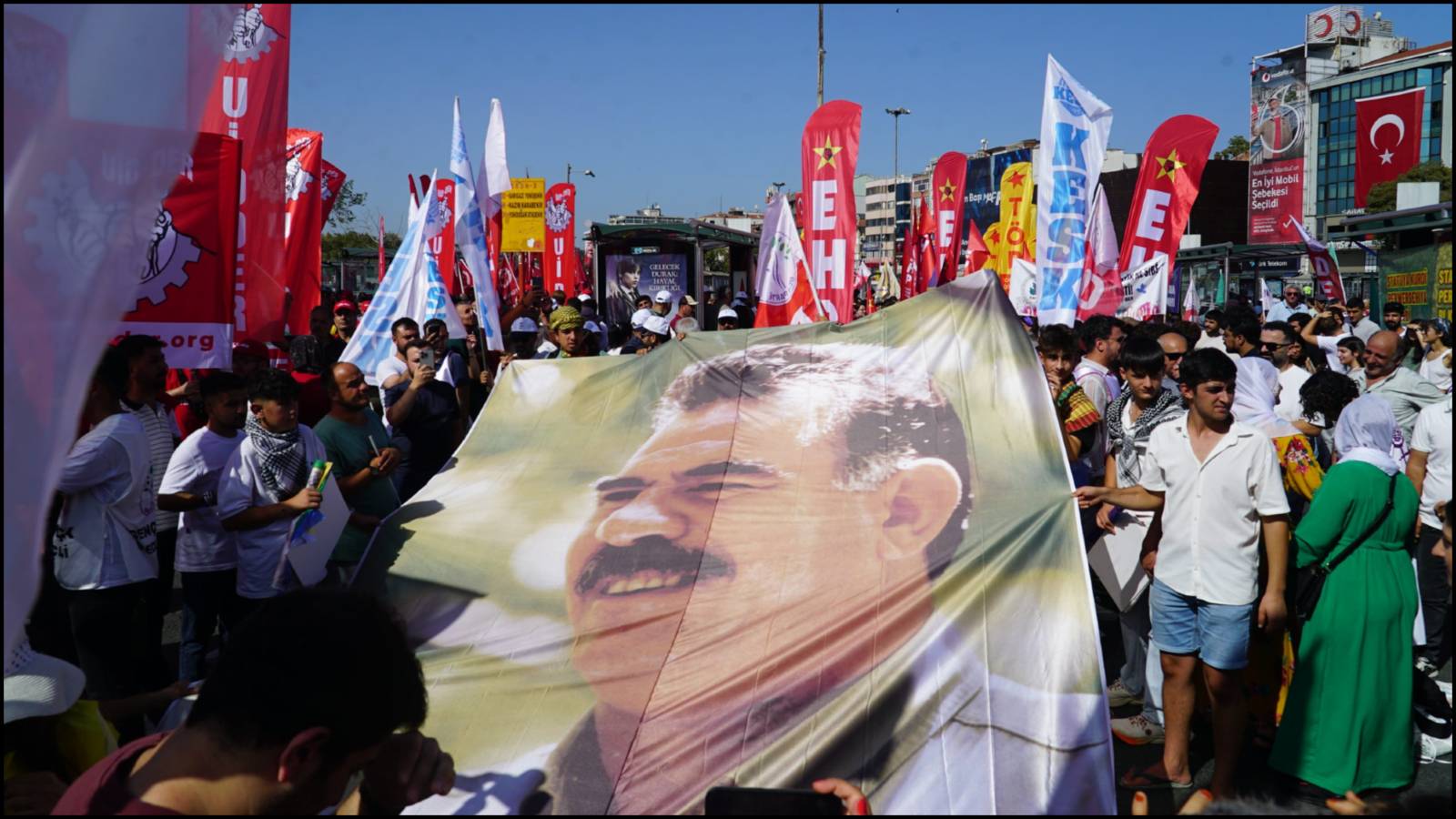 Diyarbakır Valiliği’nin eylem yasağı ardından "Umut ve Özgürlük Mitingi" ertelendi
