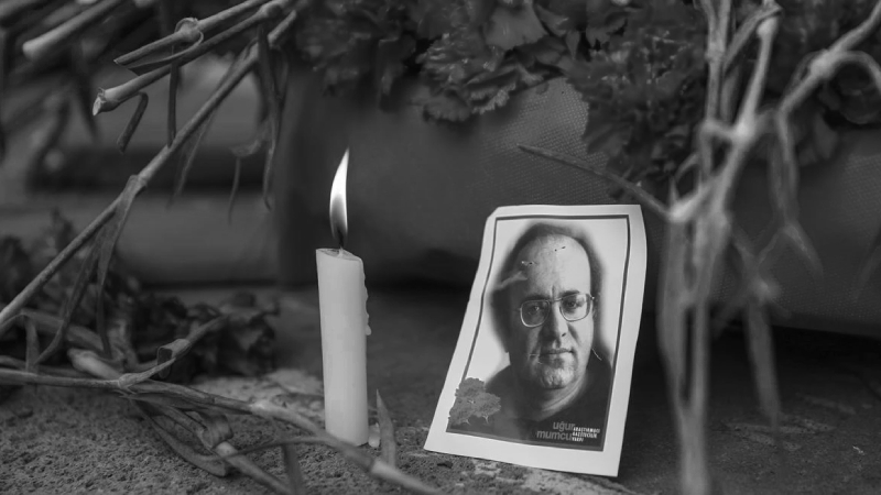 Ölüm yıldönümünde Uğur Mumcu için anma mesajları: Bu ülkeyi derin karanlıklardan arınmış aydınlık yarınlarına mutlaka kavuşturacağız