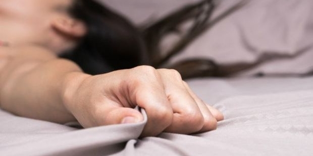 65 yaş ve üzeri: Bu yaş grubunda mastürbasyon açık ara en güvenilir orgazm yöntemi olurken, vajinal ve oral sekste oranlar daha düşük seyrediyor.