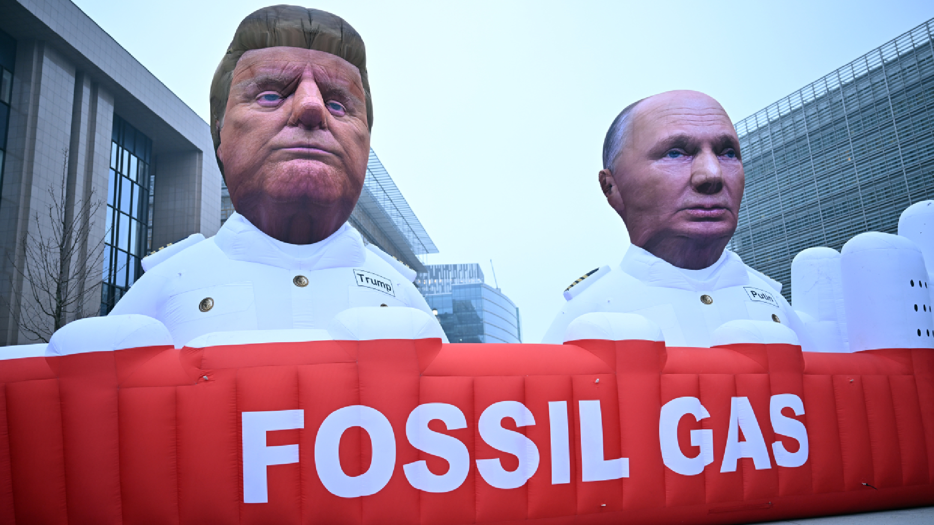 Greenpeace aktivistleri, AB'nin Rus ve ABD gazına bağımlılığını protesto etti