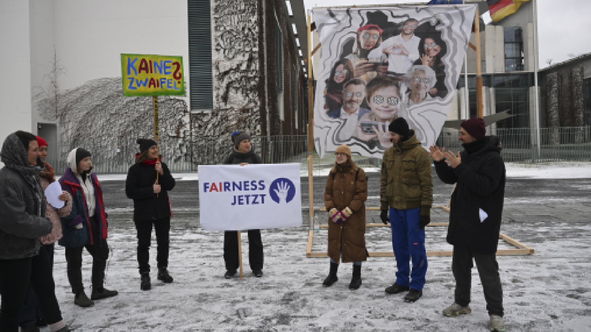 Berlin’de yapay zeka protestosu: Toplumsal risklere önlem alınsın