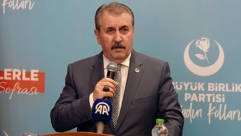Mustafa Destici: Çocuklarımızı mümkün olduğu kadar genç yaşta evlendirmeliyiz