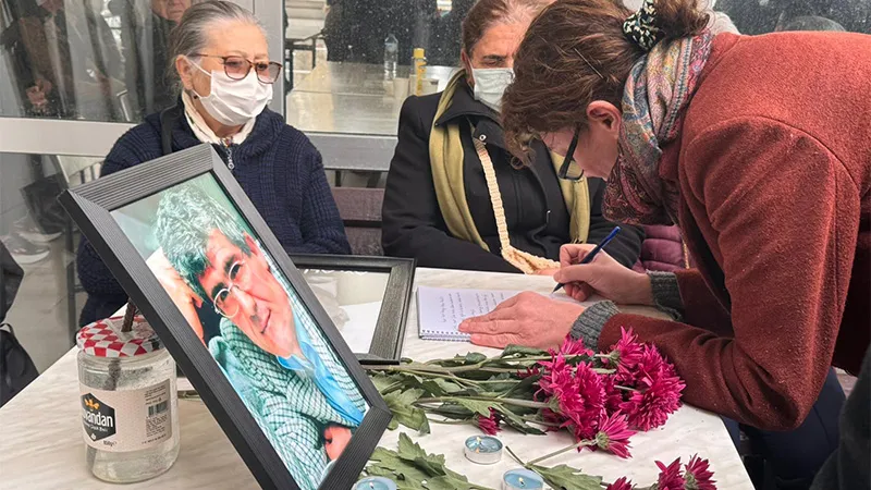 Eski İnsan Hakları Derneği İzmir Şubesi Eş Başkanı Avukat Ali Aydın, son yolcuğuna uğurlandı