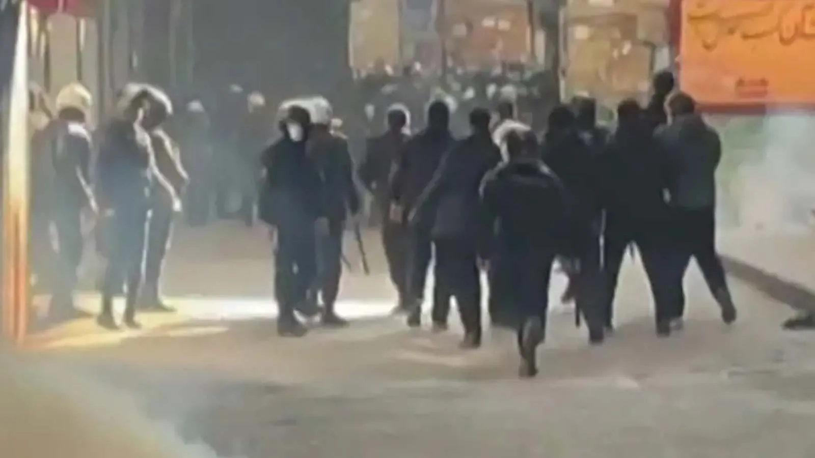 İran'da protesto: İnternet erişimi kesildi, kayıplar artıyor