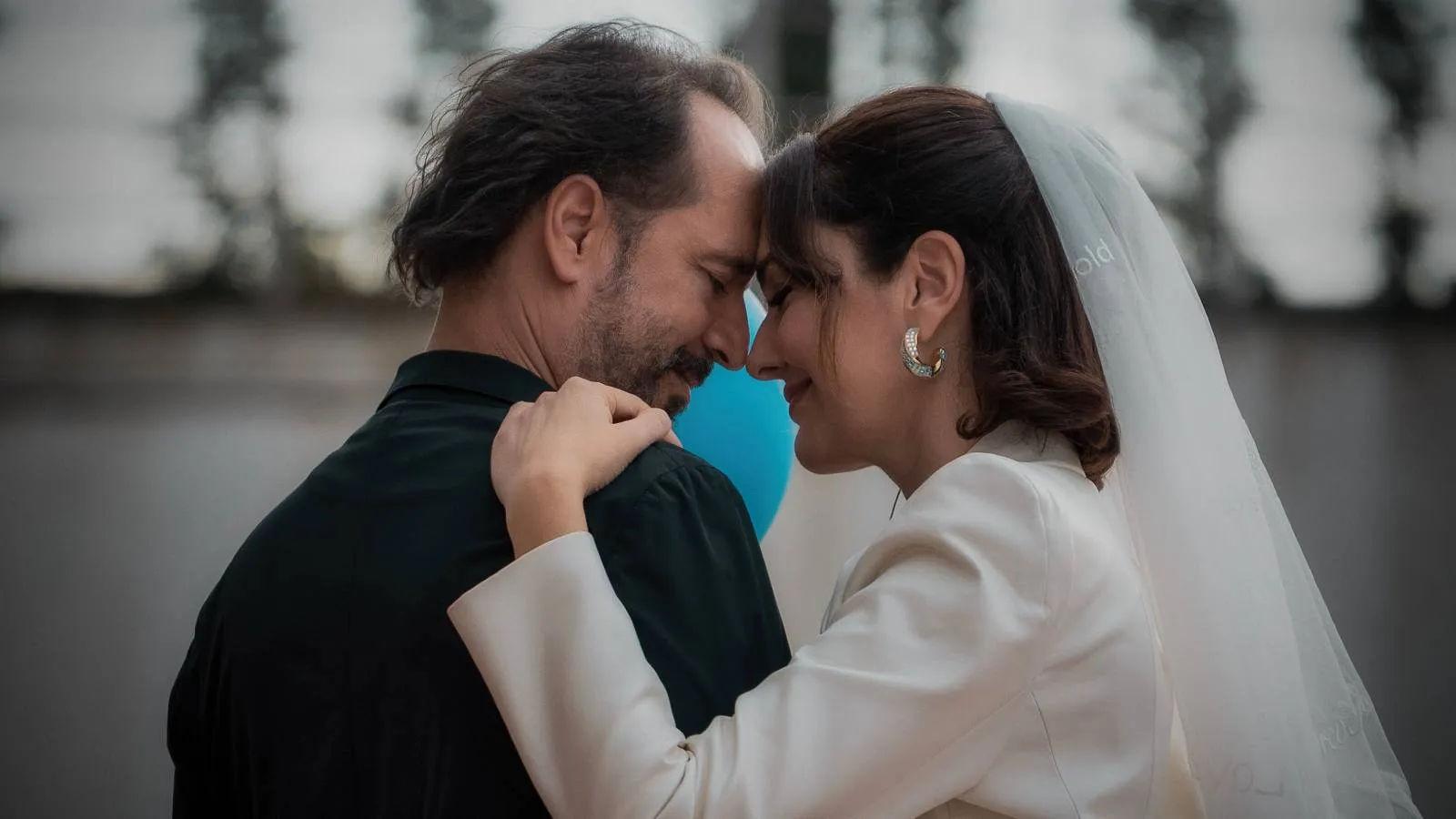 İlk ve Son dizisindeki sevişme sahnesi sorulan Bergüzar Korel: Erkeklere hiç sormuyorsunuz