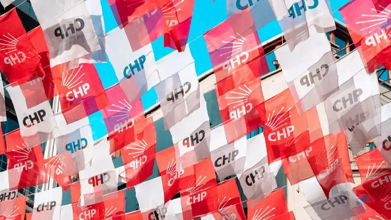 <h3>Genel se&ccedil;imde birinci parti hangisi?</h3>
<p>&nbsp;</p>
<p>&Ouml;te yandan oy verdiği parti fark etmeksizin t&uuml;m se&ccedil;menlere "Bu pazar genel se&ccedil;im olsa hangi partiye oy verirsiniz?" diye soruldu. Katılımcılardan en &ccedil;ok oy alan beş parti ş&ouml;yle sıralandı:</p>