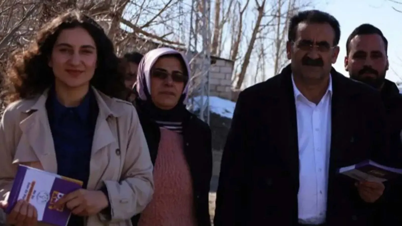 DEM Partili Malazgirt Belediye Eş Başkanları gözaltına alındı, ifadelerinin ardından serbest bırakıldı