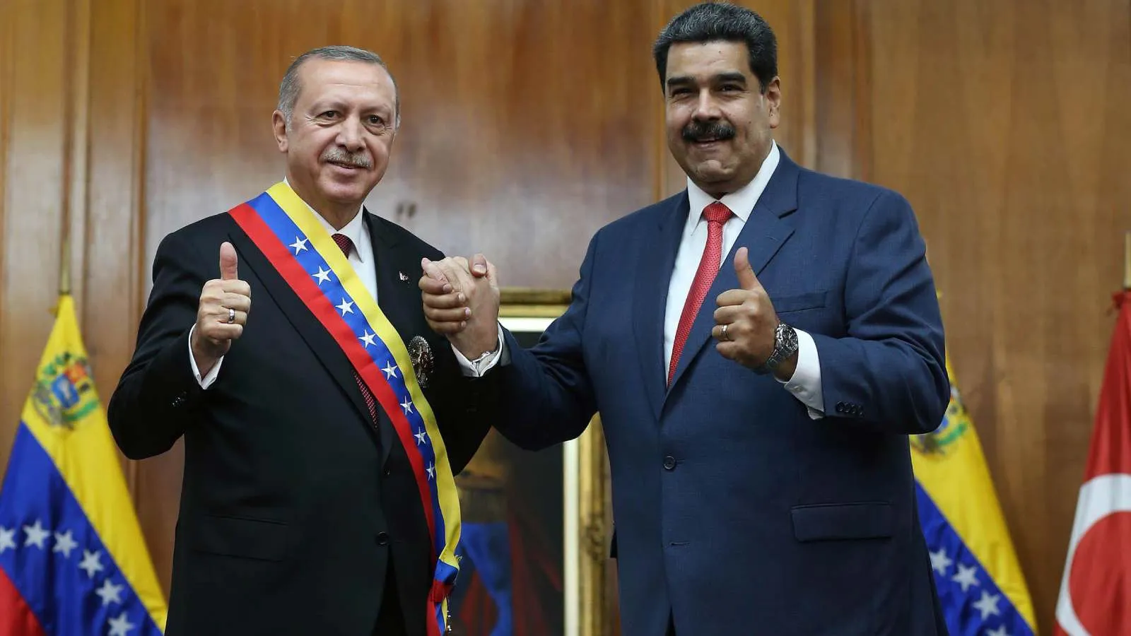 Özgür Özel'den Erdoğan'a "Maduro" tepkisi: Sizin demokratlığınız da dostluğunuz da kardeşliğiniz de bu kadar