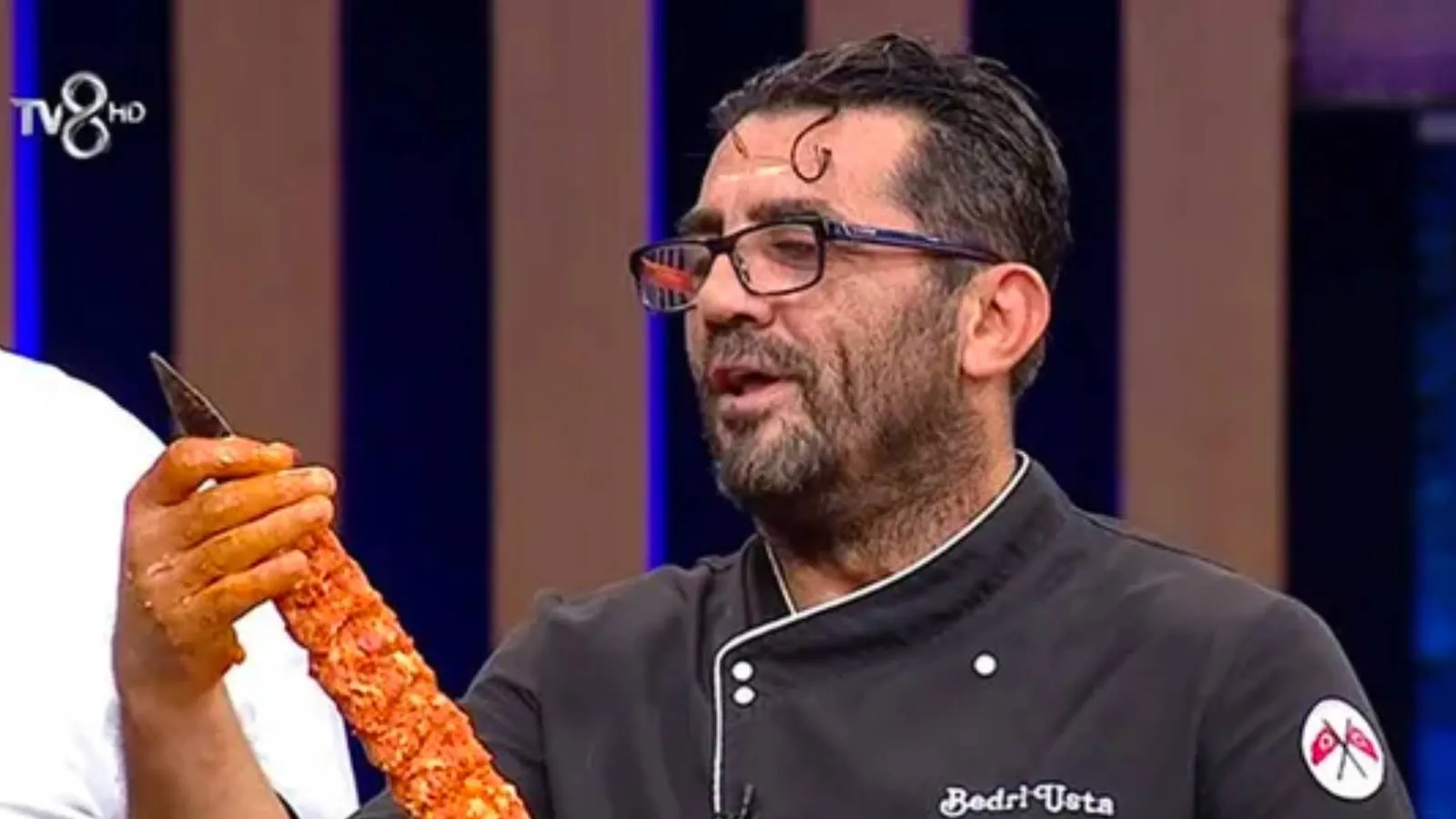 'Bedri Usta'dan tepki çeken paylaşımları sonrası özür: Amacım şeffaf olduğumu göstermekti, yazdıklarım anlatmak istediğim anlamın dışına çekildi