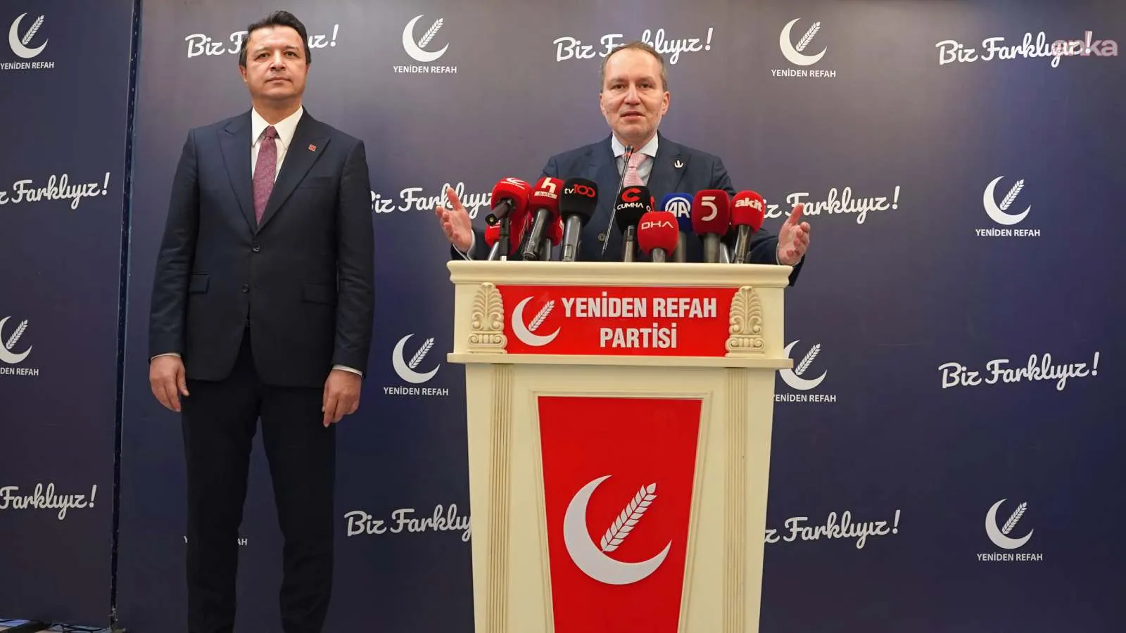 Erbakan'dan, AKP'ye geçen Konyalı belediye başkanlarına: Omurgalı bir duruş sergileyemediler, milletin iradesine sahip çıkamadılar