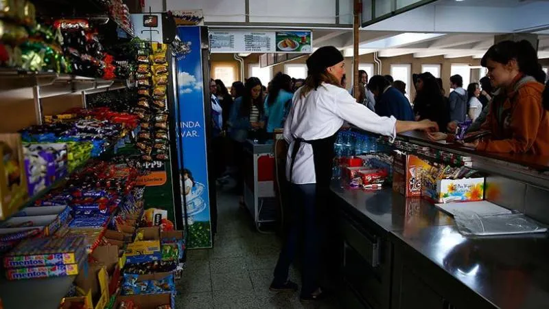 İstanbul’da öğrencilere aylık 2 bin liralık yemek desteği: Vali Gül detayları açıkladı