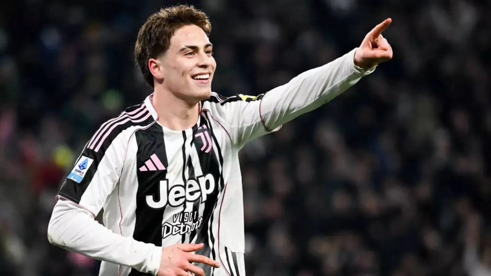 Milli oyuncu Kenan Yıldız sahneye çıktı: Juventus, Napoli'yi rahat geçti