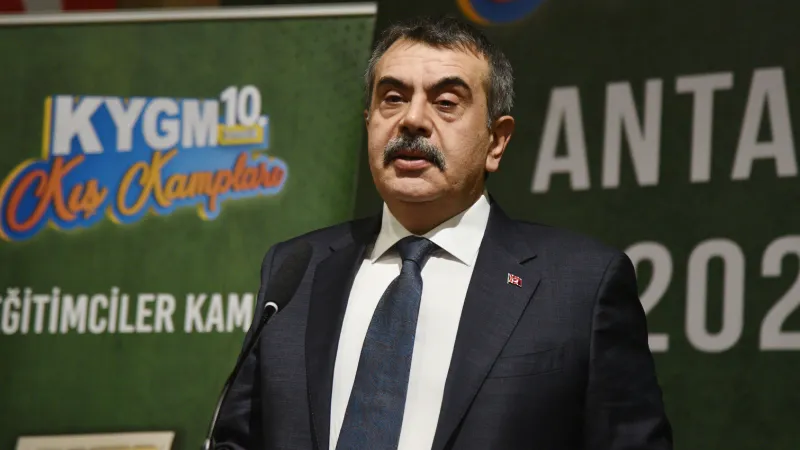 Milli Eğitim Bakanı Yusuf tekin: Çok şükür geldiğimiz nokta itibarıyla Türkiye'de kimse kimsenin kılık kıyafetiyle uğraşmıyor