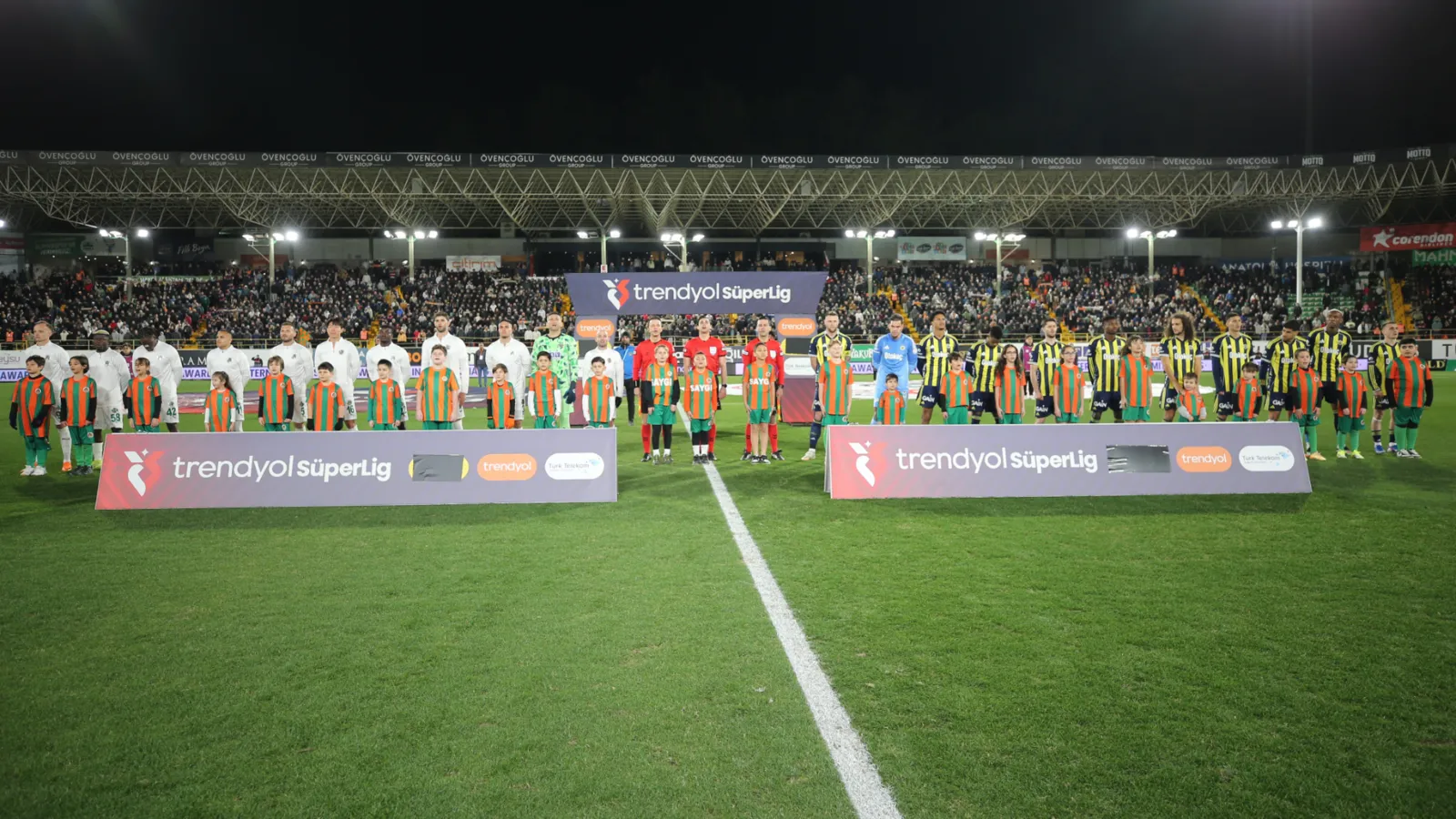 Spor yazarları, Corendon Alanyaspor - Fenerbahçe karşılaşmasını değerlendirdi: Tedesco ile Pereira satranç oynadılar!