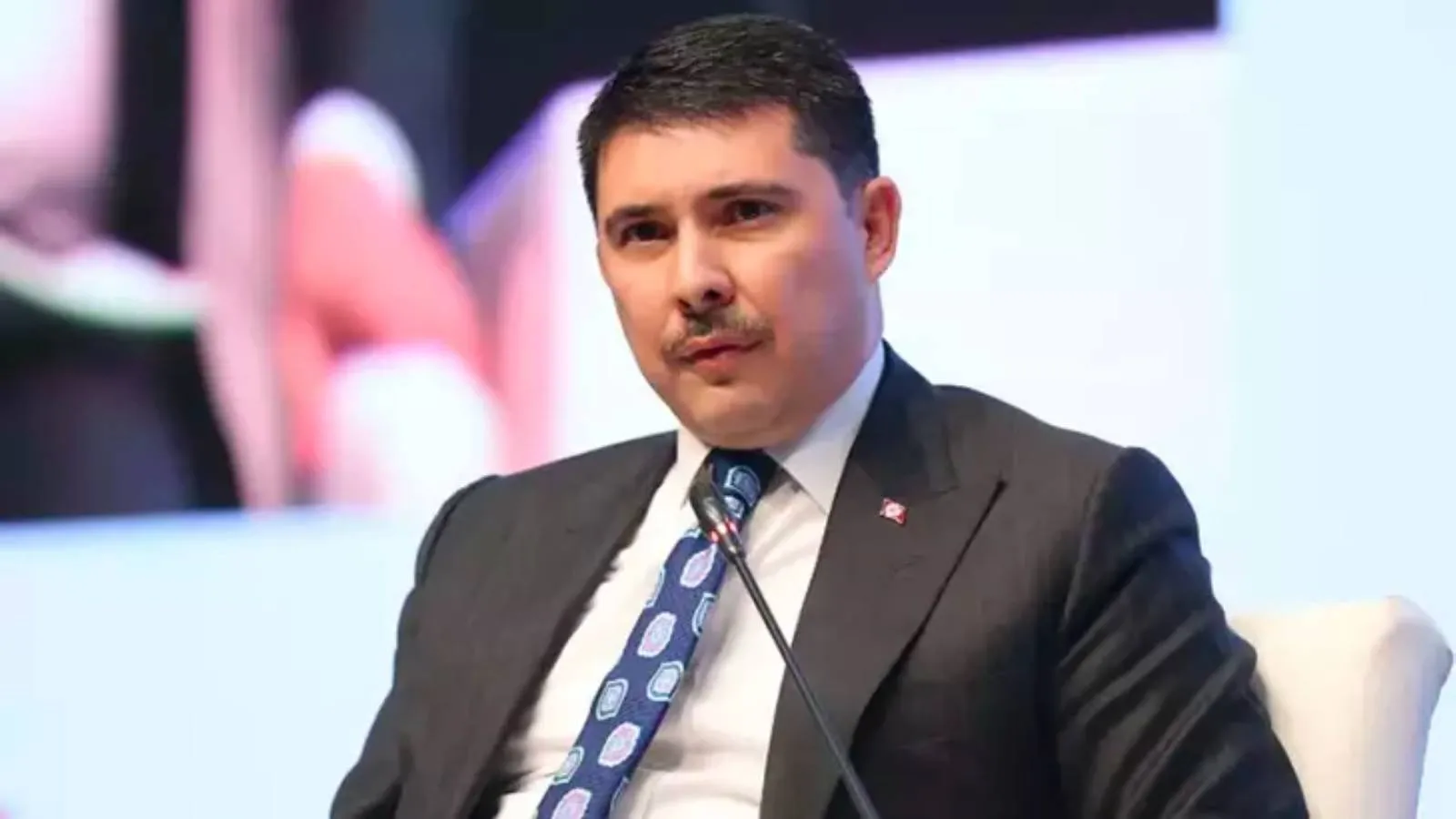 Serbestiyet, Oda TV'nin Cumhurbaşkanı Erdoğan'ın Özel Kalem Müdürü Hasan Doğan'a övgü haberlerinin listesini yaptı