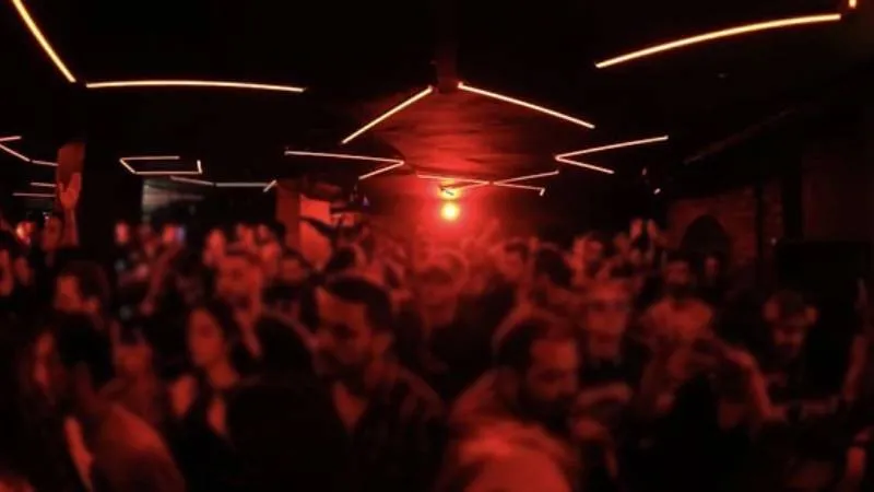 Ankara’daki gece kulüplerine fuhuş operasyonunda ihbarı mekânda çalıştırılan kız çocukları yapmış: Cinsel ilişki teklifini reddedersek işten atılıyoruz