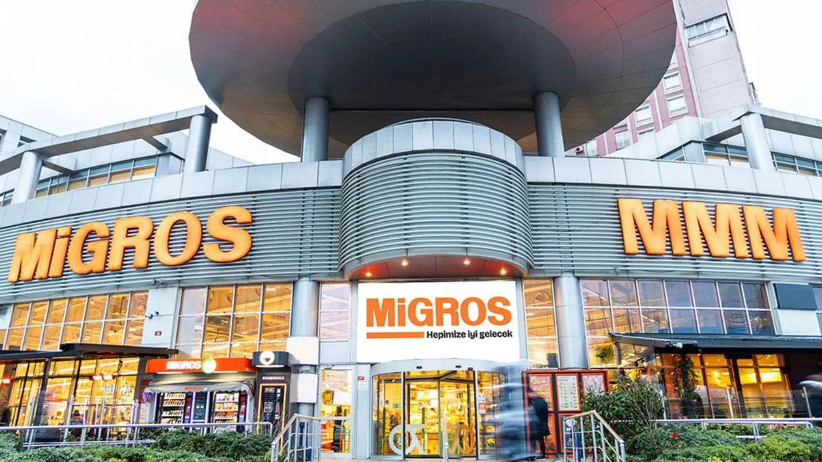 Migros, düşük ücretlere karşı protestolarını sürdüren 141 işçinin iş aktine son verdi; "Önceliğimiz çalışan refahı ve güvenliği"