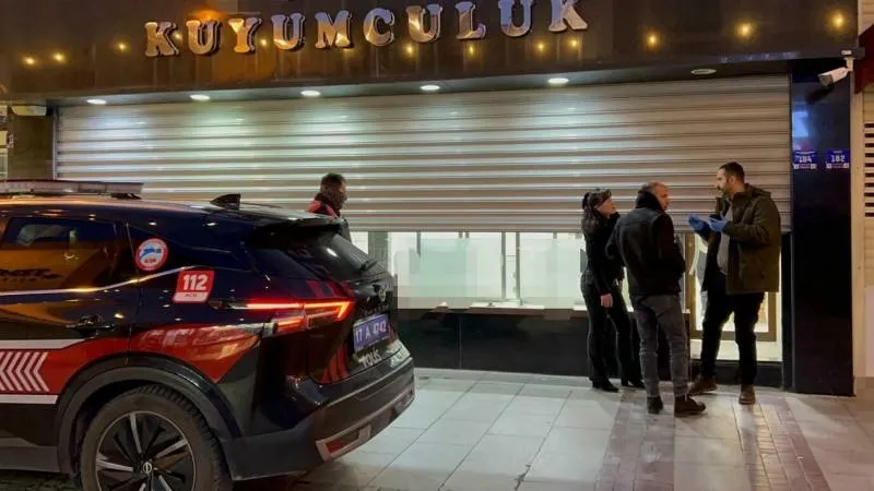 Müşterilerinden para ve altın toplayıp ortadan kaybolan kuyumcu tutuklandı