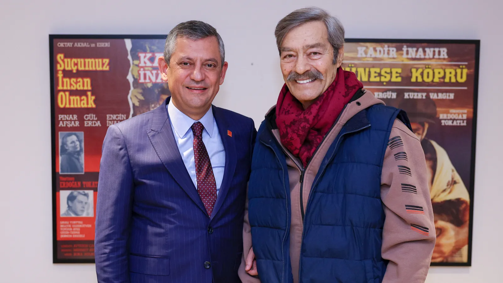 Özgür Özel'den Kadir İnanır için başsağlığı mesajı: Halktan, emekten yana duruşuyla, sanatına kattığı değerle gönüllerimizde silinmeyecek bir iz bıraktı