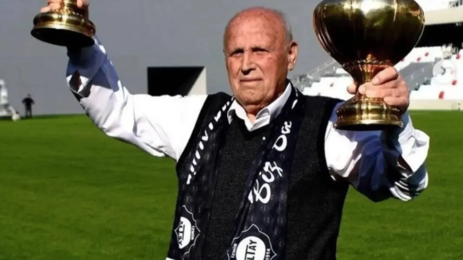 Eski milli futbolcu Ayfer Elmastaşoğlu hayata veda etti