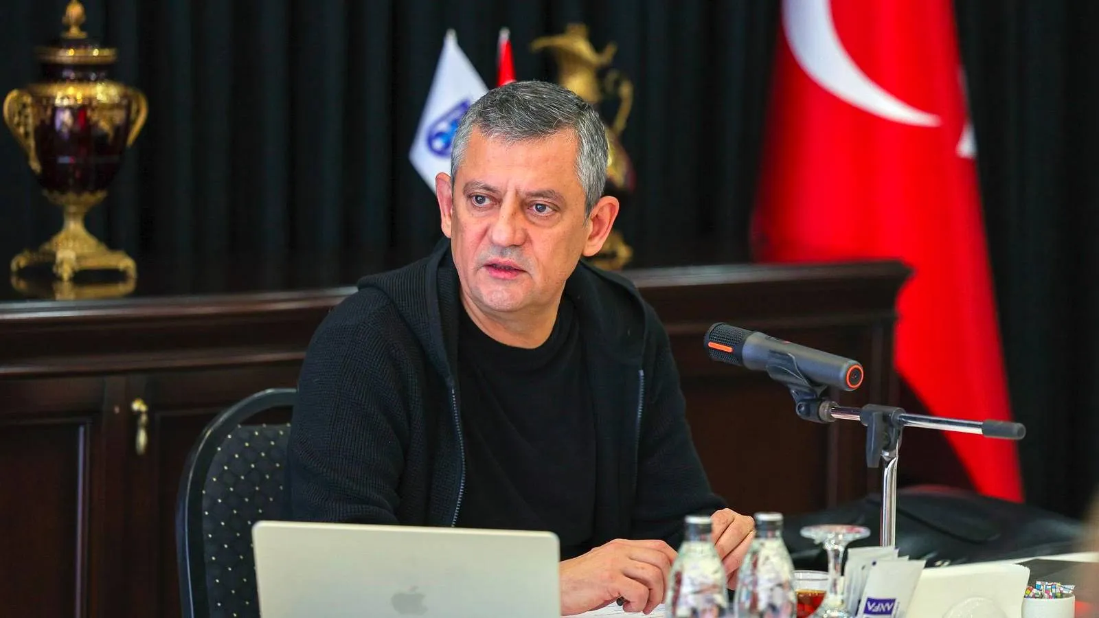 Sabah yazarı Mahmut Övür, CHP lideri Özgür Özel'e tazminat davası açtı