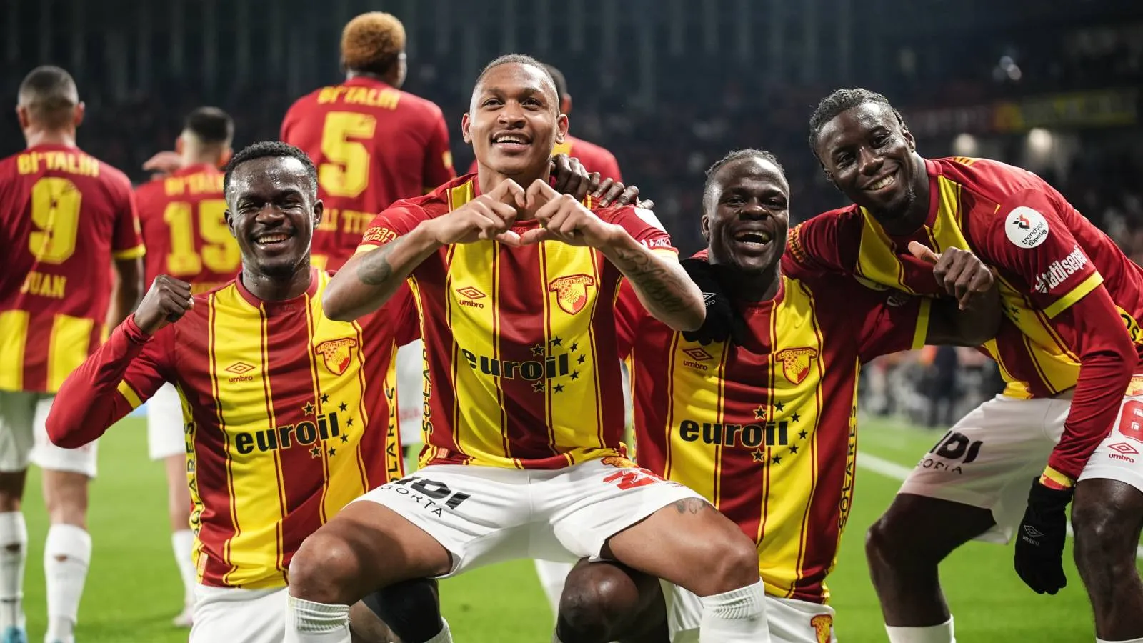 Göztepe, Rizespor'u 3 golle geçti: 2 oyuncu Fenerbahçe maçında cezalı duruma düştü