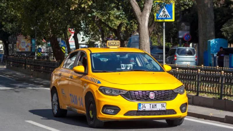 Taksilere yeni düzenleme: Taksimetreyle entegre çalışacak zorunlu mali cihaz uygulaması için tarih verildi