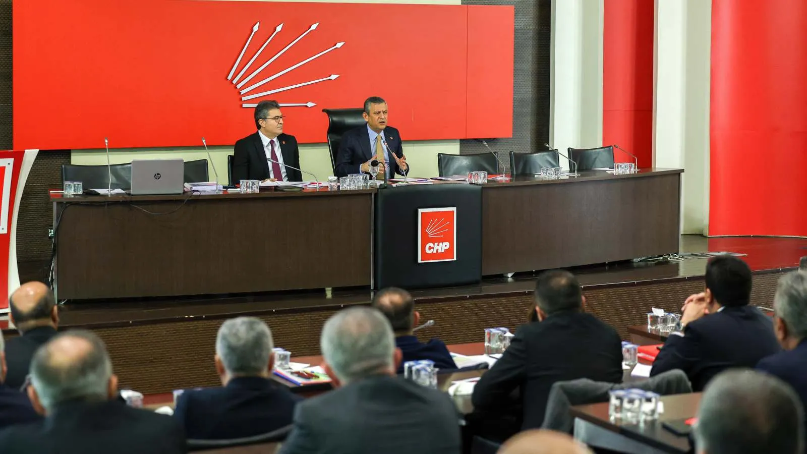 Özgür Özel, partisinin 81 il başkanıyla bir araya geldi