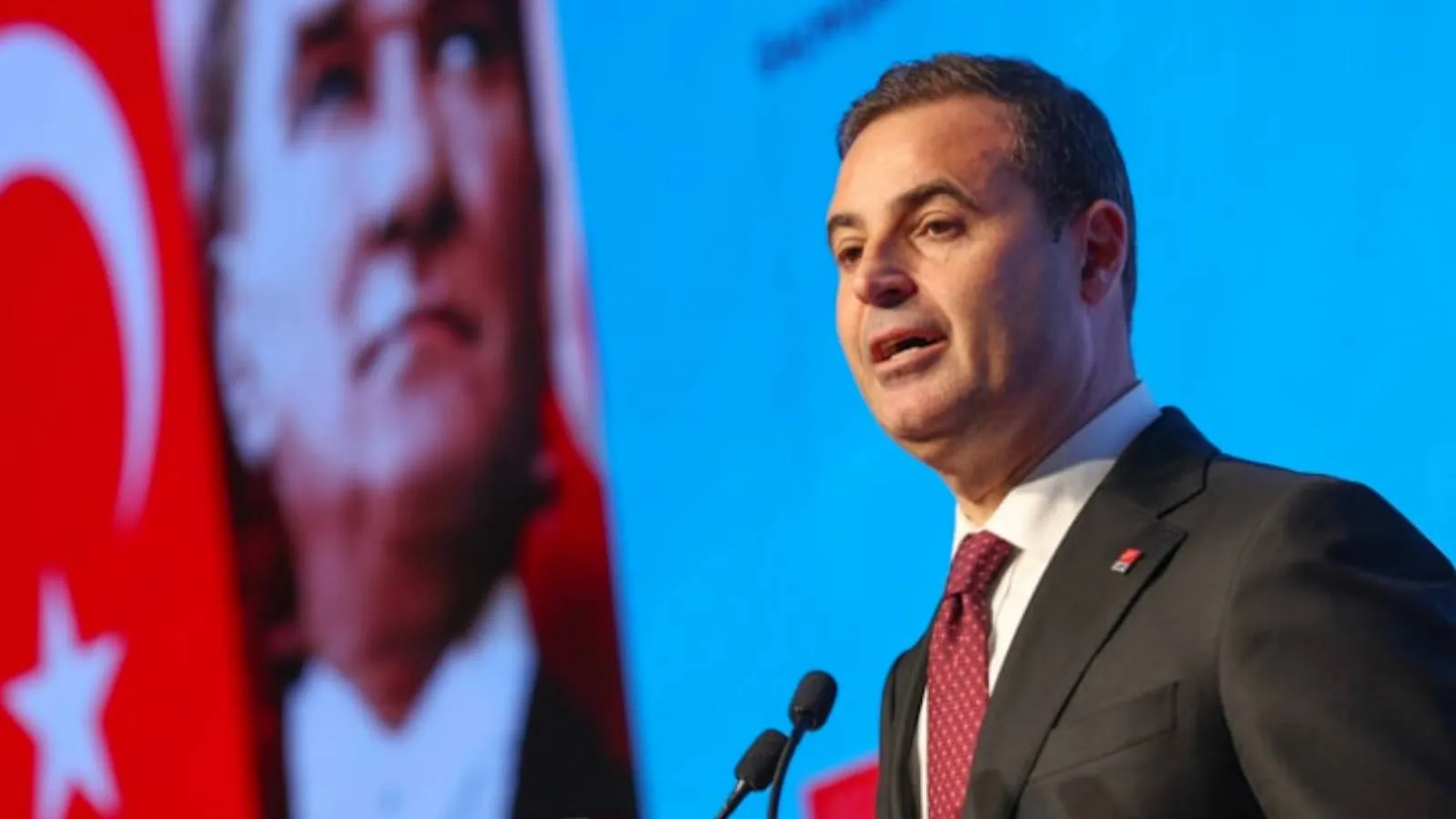 Cumhuriyet Bayramı süslemesi ihaleye konu oldu: Balıkesir Büyükşehir Belediye Başkan Ahmet Akın hakkında soruşturma izni
