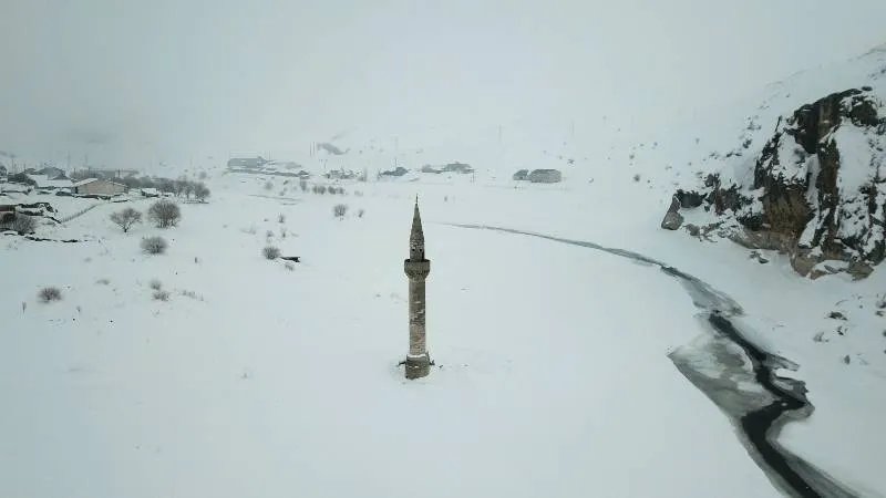 Türkiye kara teslim oldu; 5 ilde 147 yerleşim yerine ulaşım sağlanamıyor!