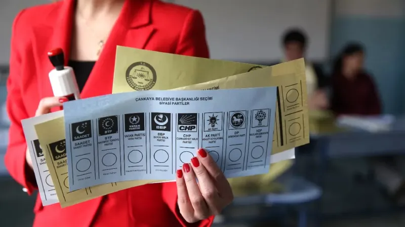 Bazı anketlerde kararsızlar yüzde 33'ü aştı: CHP, AKP ve MHP’den kopan seçmeni hedefliyor