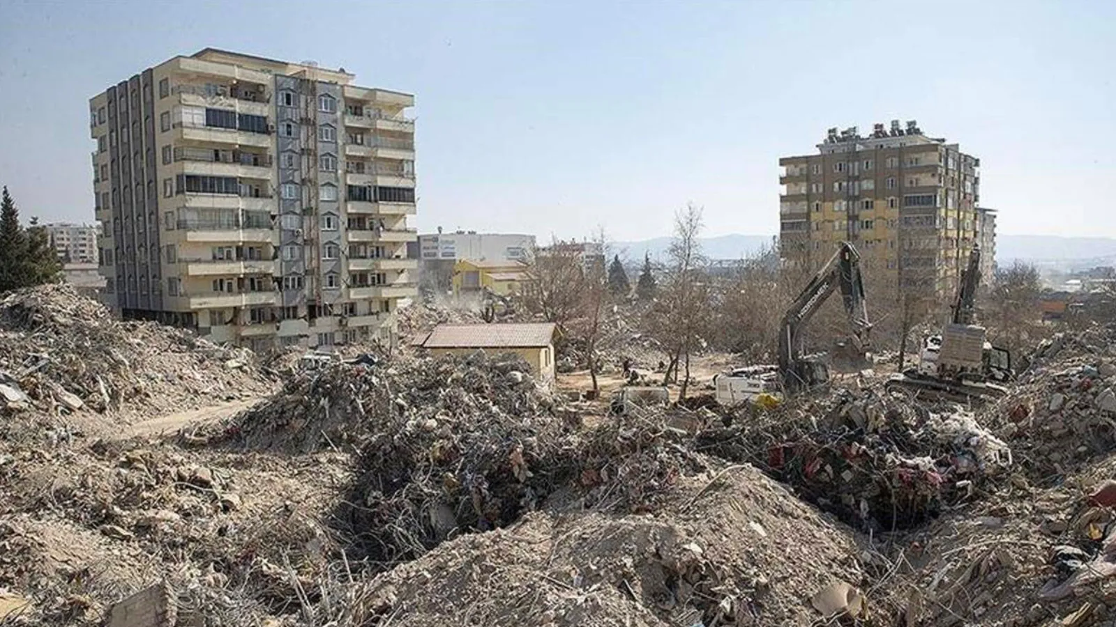 Ebrar Sitesi K Blok'a ait yeni bilirkişi raporu: Bölge, zemin araştırması yapılmadan imara açılmış!