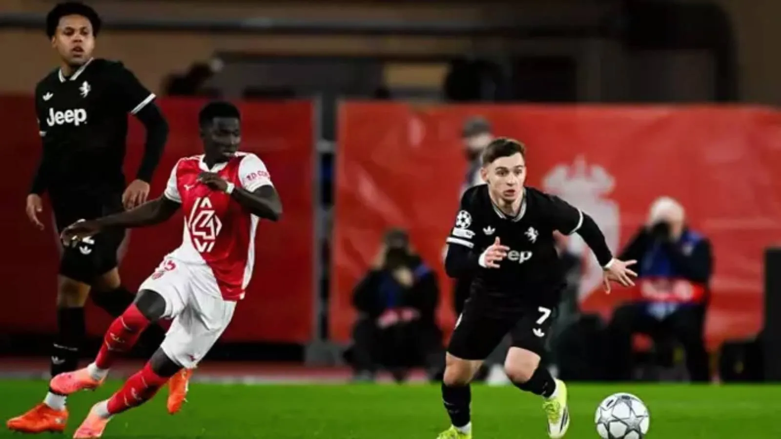 Kenan Yıldız'lı Juventus, Monaco ile puanları paylaştı