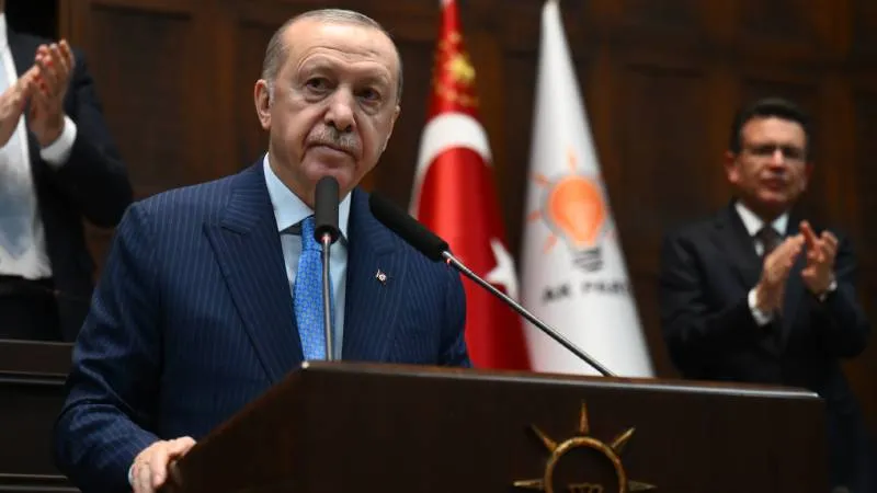 Erdoğan'dan "bayrak" çıkışı: Provokasyonlara başvurmak intihar anlamına gelir, bunun hesabını o hainlerden mutlaka soracağız!