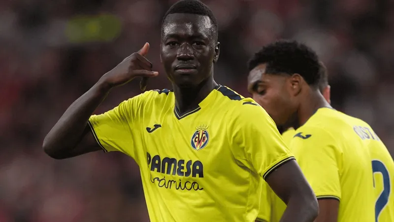 Galatasaray, Okan Buruk'un isteği doğrultusunda Senegalli orta saha oyuncusunu gündemine aldı