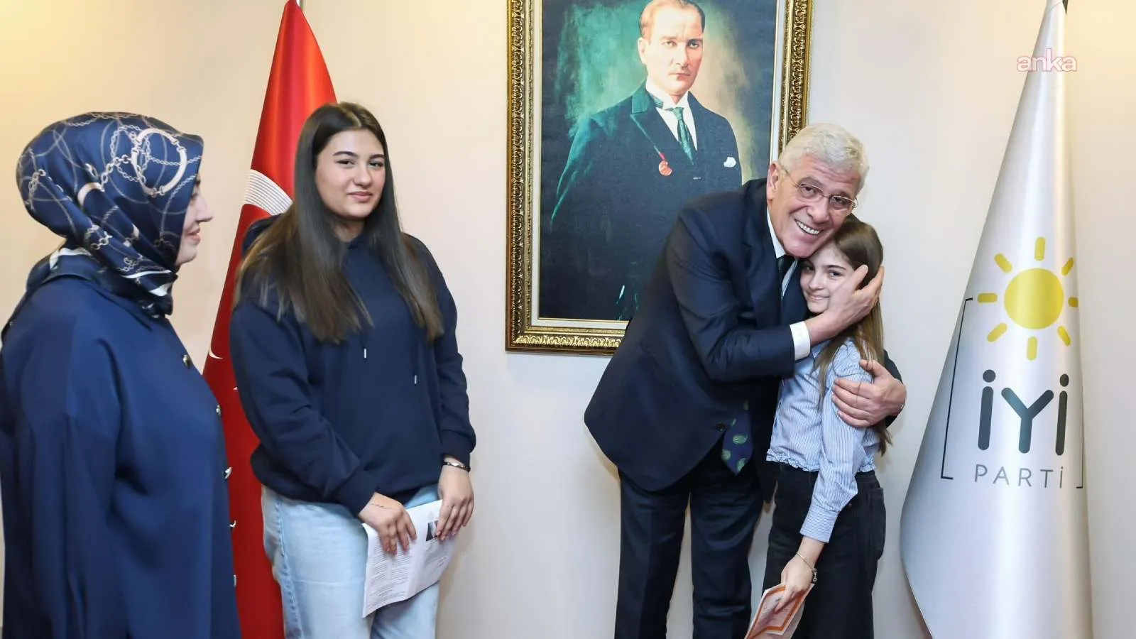 Müsavat Dervişoğlu, Sinan Ateş’in eşi Ayşe Ateş ve kızları ile görüştü