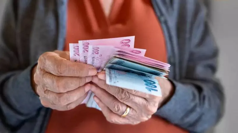 Cumhurbaşkanı Yardımcısı Yılmaz'dan en düşük emekli aylığına ilişkin "bütçe" açıklaması