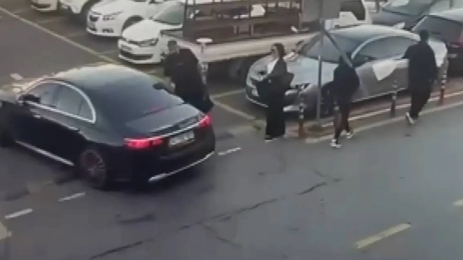 Büyükçekmece Adliyesi'ndeki hırsızlık soruşturmasında tutuklu sayısı 16'ya yükseldi: Çalınan altınlar eritilip oto galeri üzerinden aklanmaya çalışılmış!