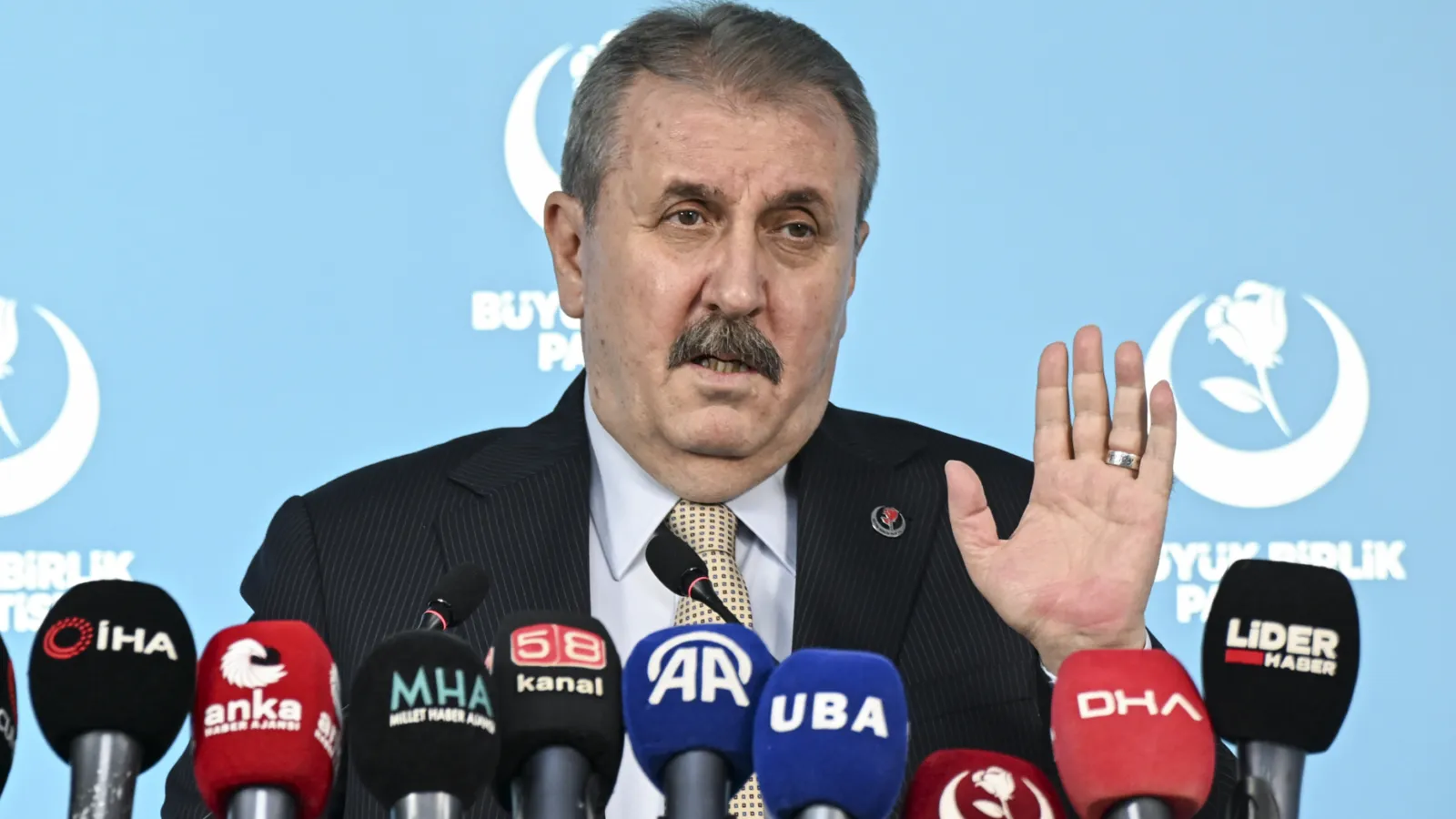 BBP Başkanı Destici'den Nevruz ve Amedspor'u kutlayanlara: Ey hainler topluluğu, hangi devletin vatandaşısınız, hangi milletin mensubusunuz?
