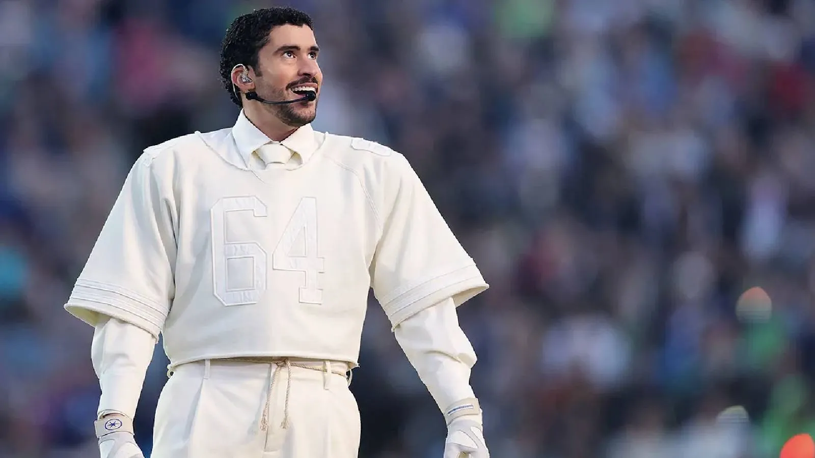 Türkiye’de bir futbol derbisinin devre arasında tamamen Kürtçe bir performans sergilenebilir mi?